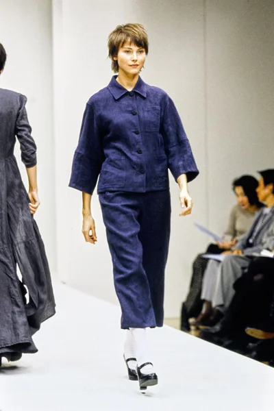 Look 48
